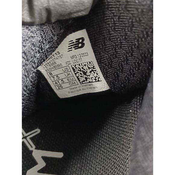 Athletic_Shoes